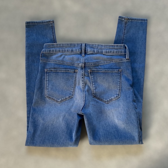 NWOT Old Navy Rockstar Super Skinny Jeans (6) - Picture 2 of 11